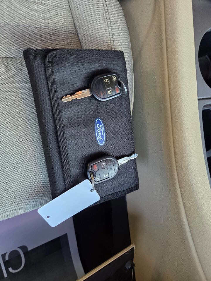 Used 2018 Ford Taurus SE FWD image 19