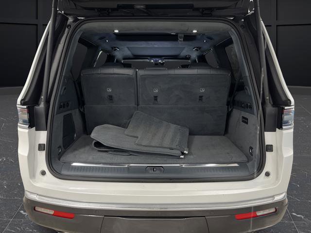 Used 2022 Jeep Grand Wagoneer Series II w/ Flexible Seating Group image 15