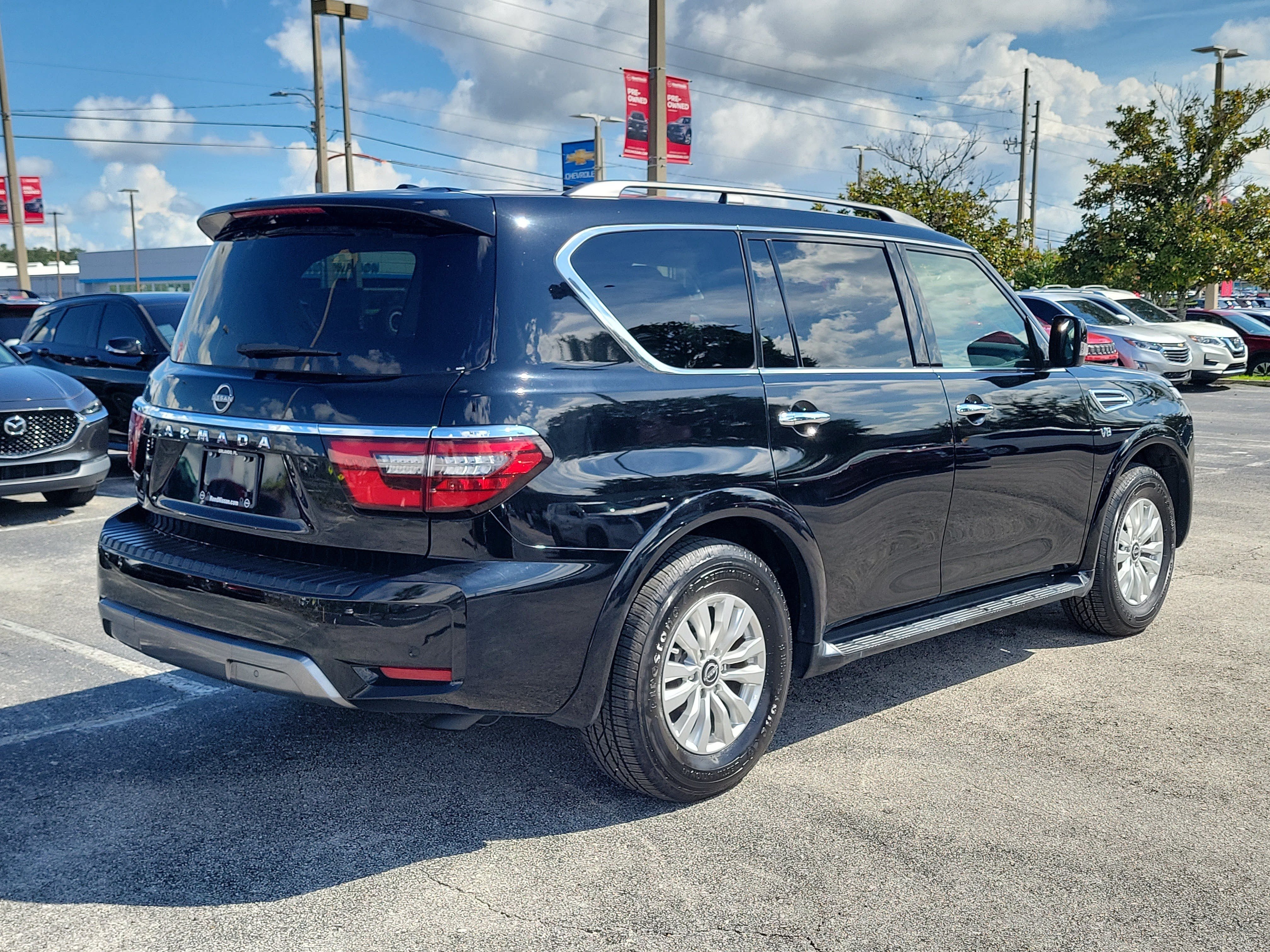 Certified 2022 Nissan Armada SV w/ Cargo Package AWD/4WD image 4