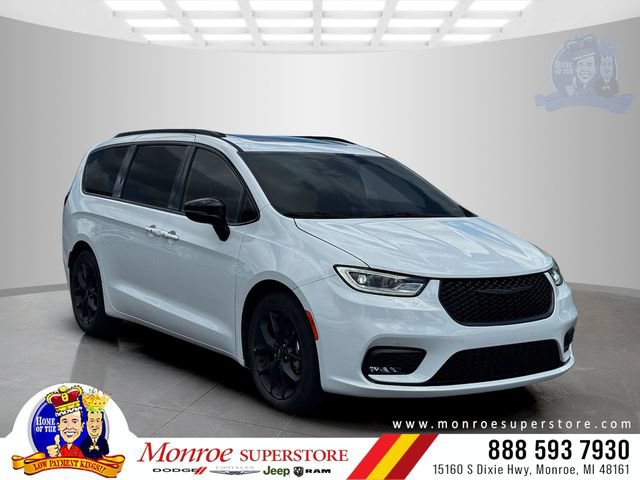 Certified 2025 Chrysler Pacifica Limited FWD video 1