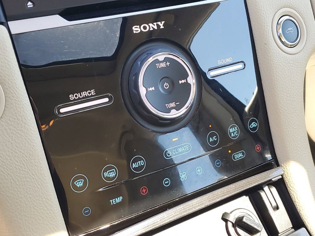 Used 2018 Ford Taurus Limited FWD image 20