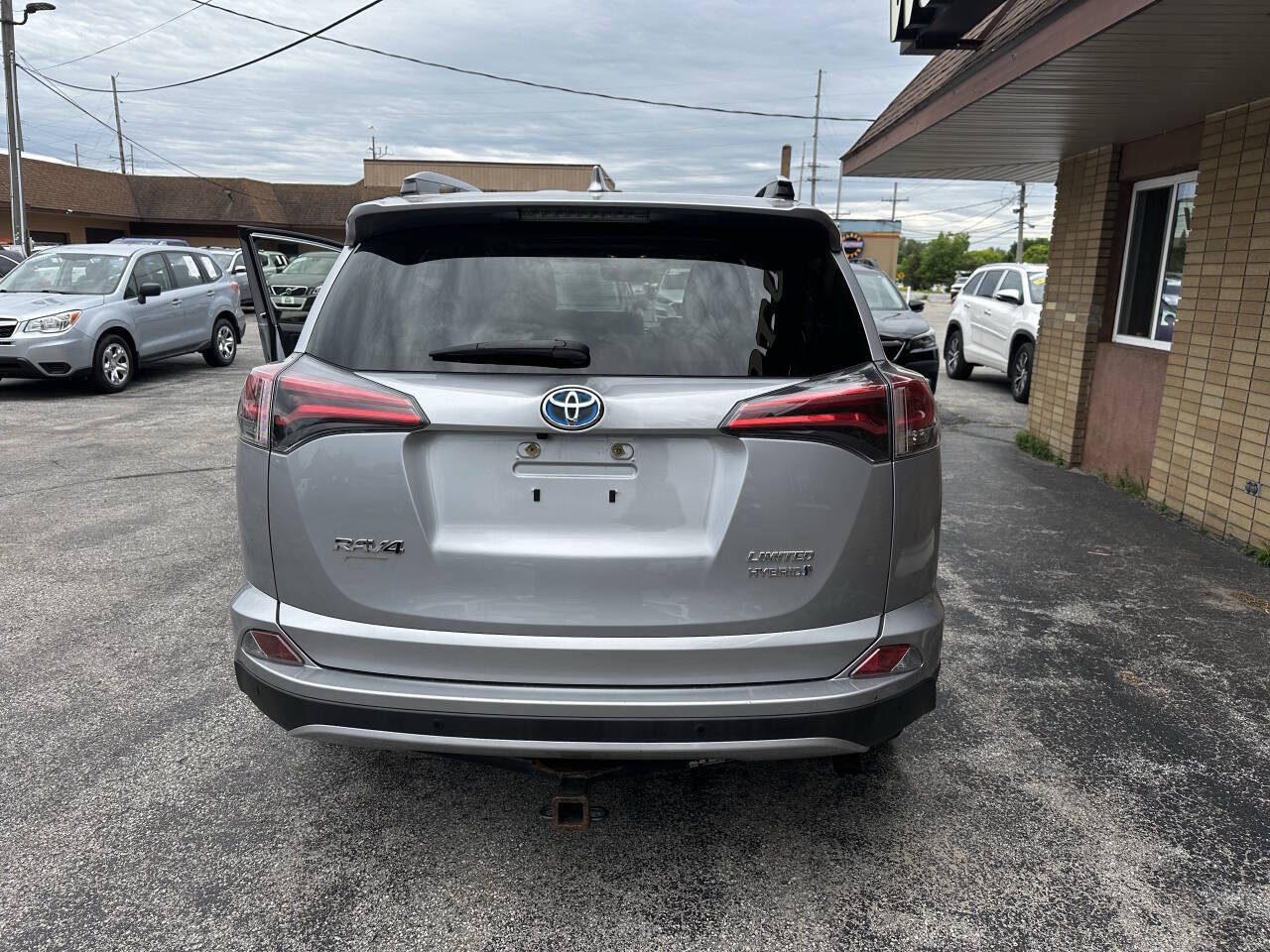 Used 2017 Toyota RAV4 Limited w/ Carpet Mat Package AWD/4WD image 7