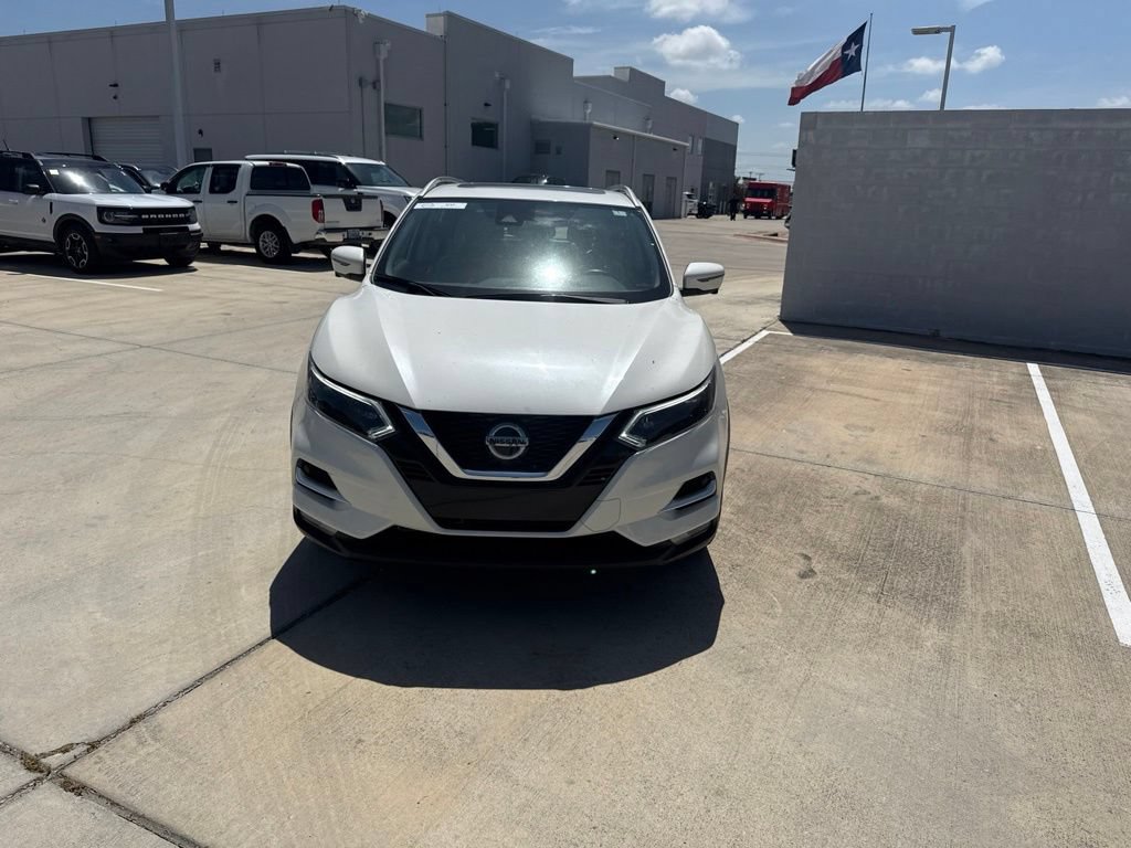Used 2022 Nissan Rogue Sport SL w/ Premium Package AWD/4WD image 2