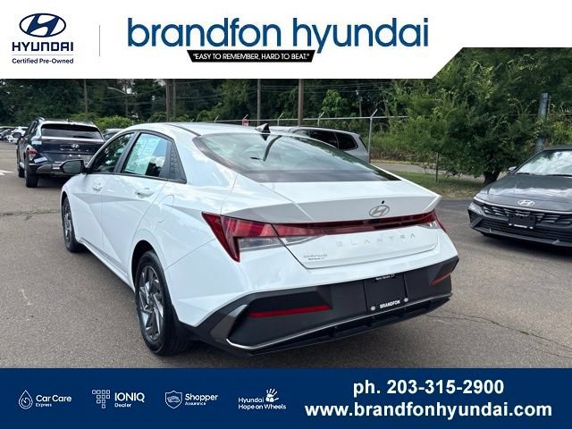 Certified 2024 Hyundai Elantra SEL FWD image 4
