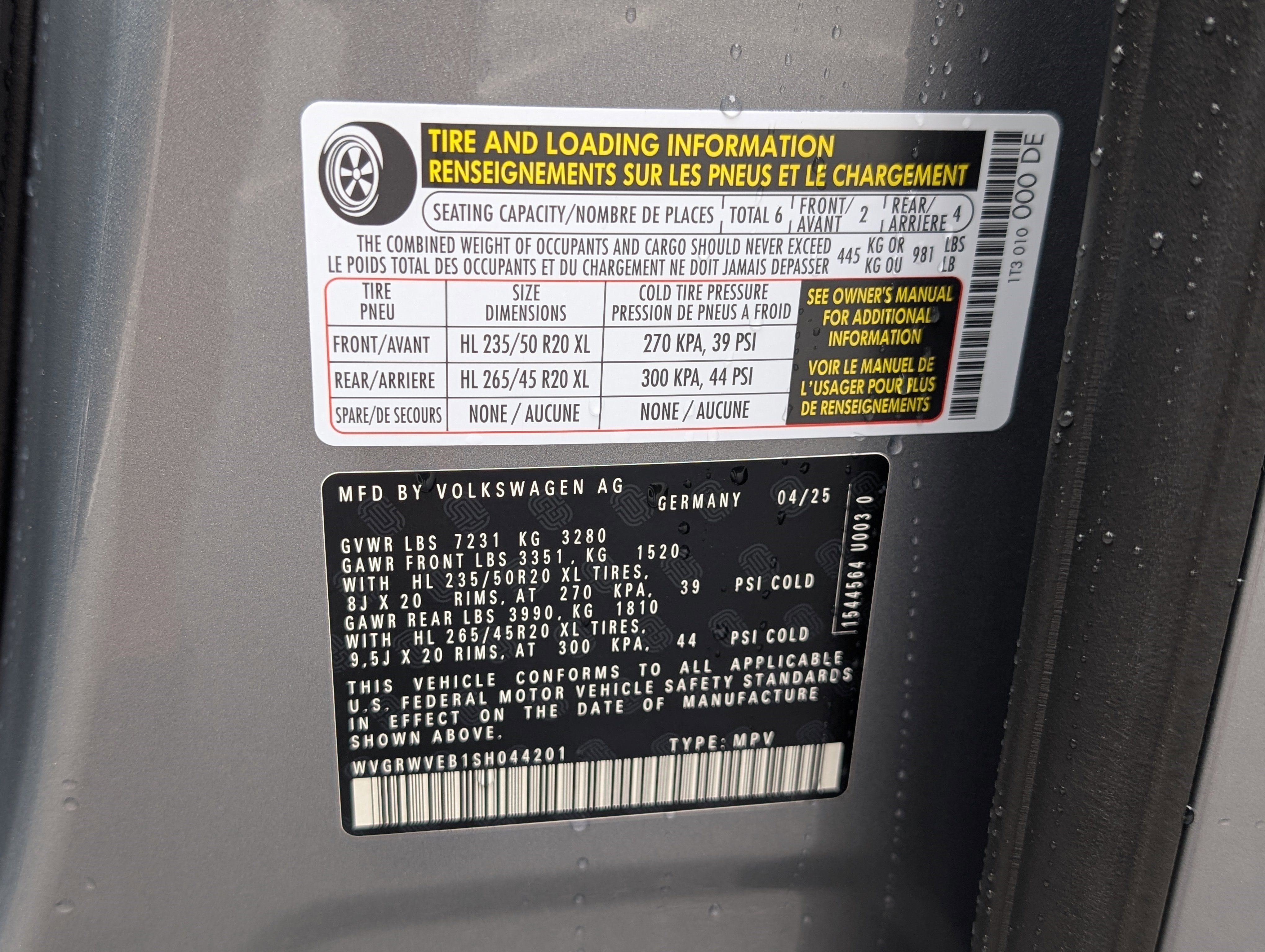 Used 2025 Volkswagen ID. Buzz Pro S Plus RWD image 38