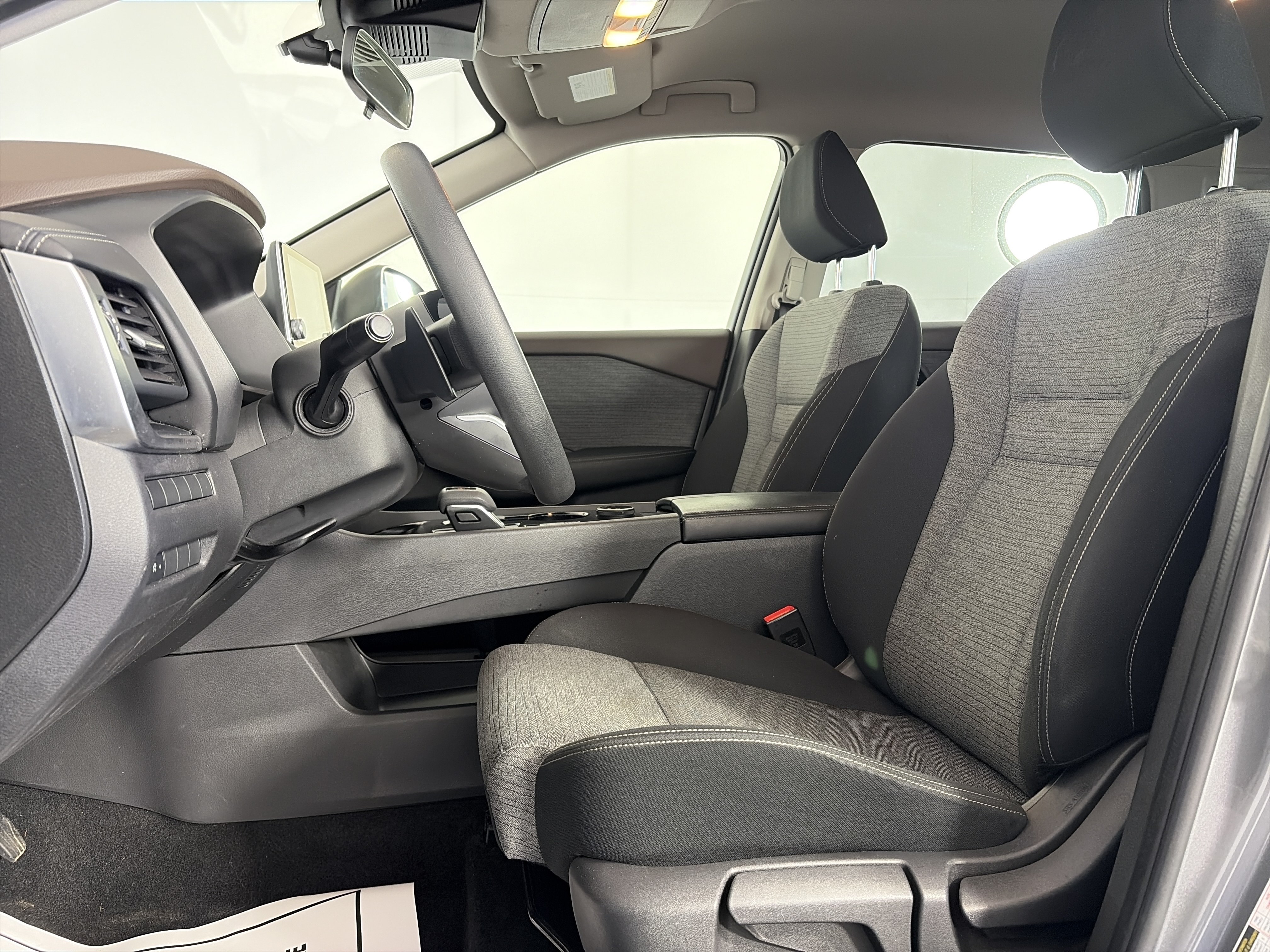 Used 2021 Nissan Rogue S AWD/4WD image 6