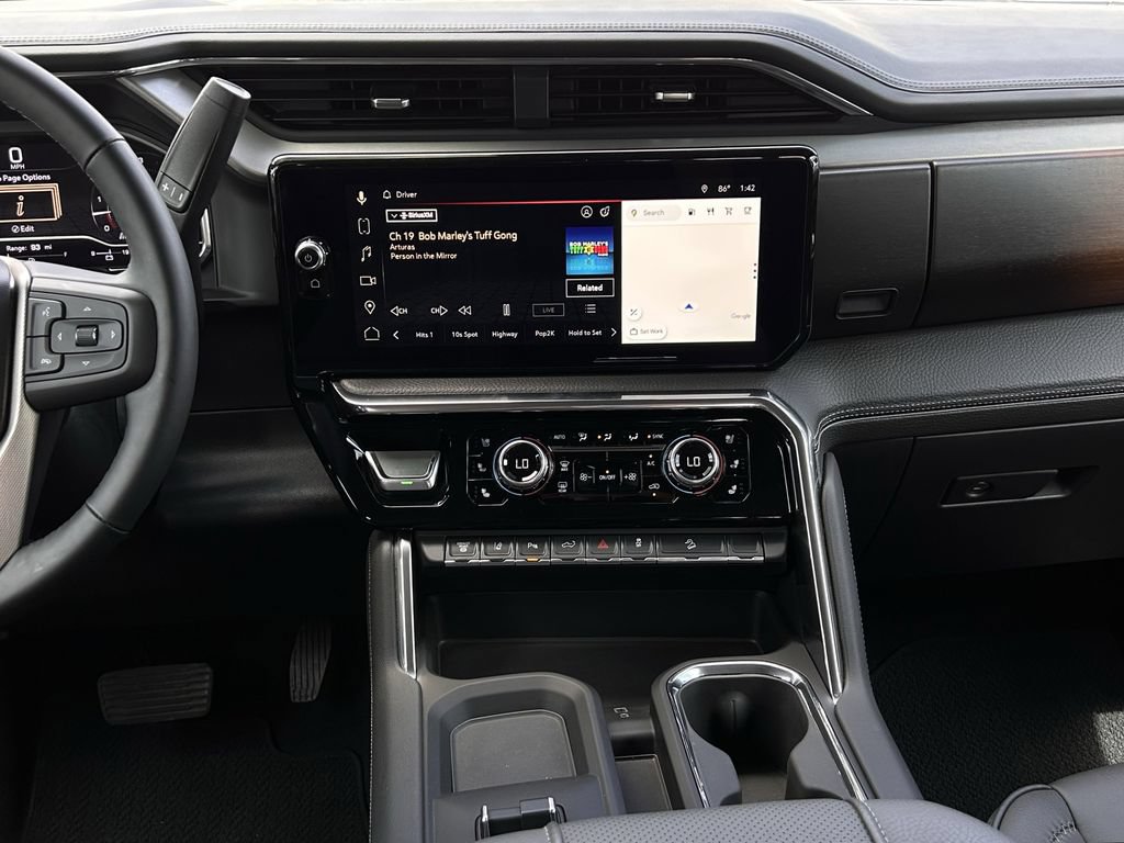 Used 2025 GMC Sierra 3500 Denali AWD/4WD image 17