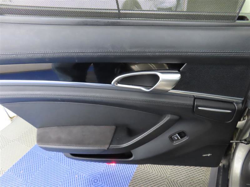 Used 2013 Porsche Panamera GTS image 28