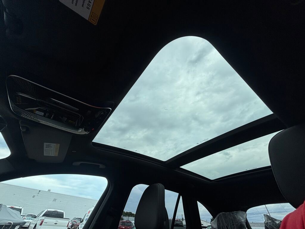 New 2026 Mercedes-Benz GLC 300 4MATIC image 23