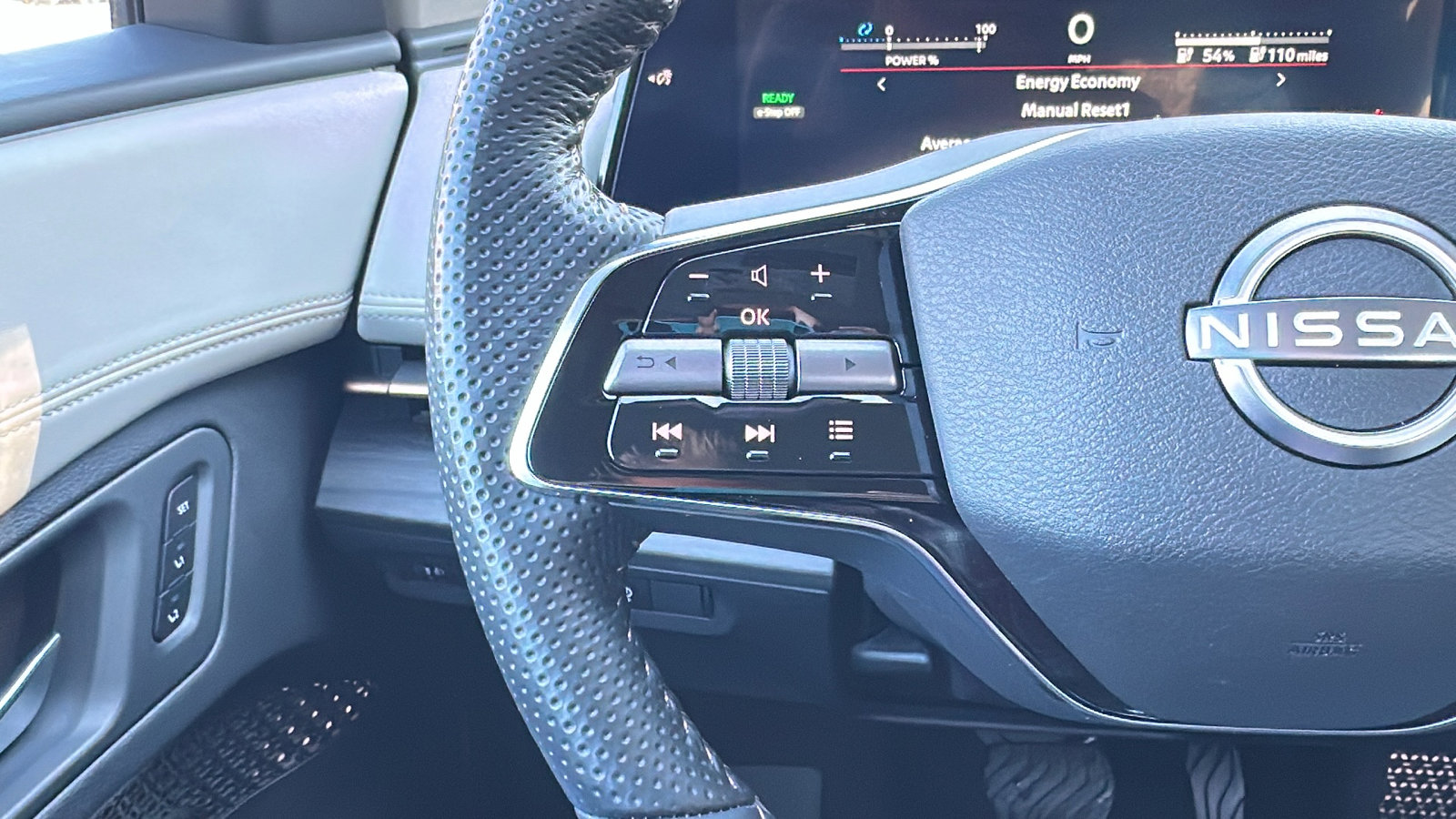 Certified 2024 Nissan Ariya AWD image 15
