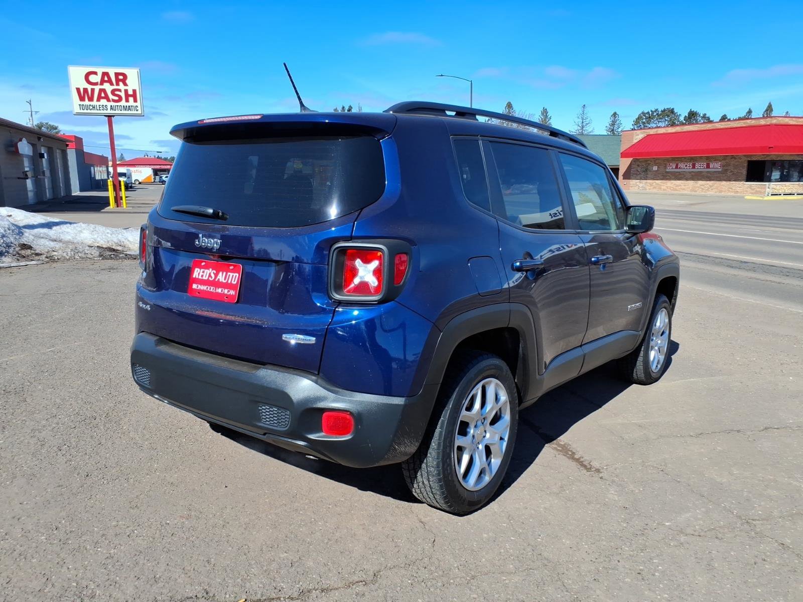 Used 2016 Jeep Renegade Latitude image 6