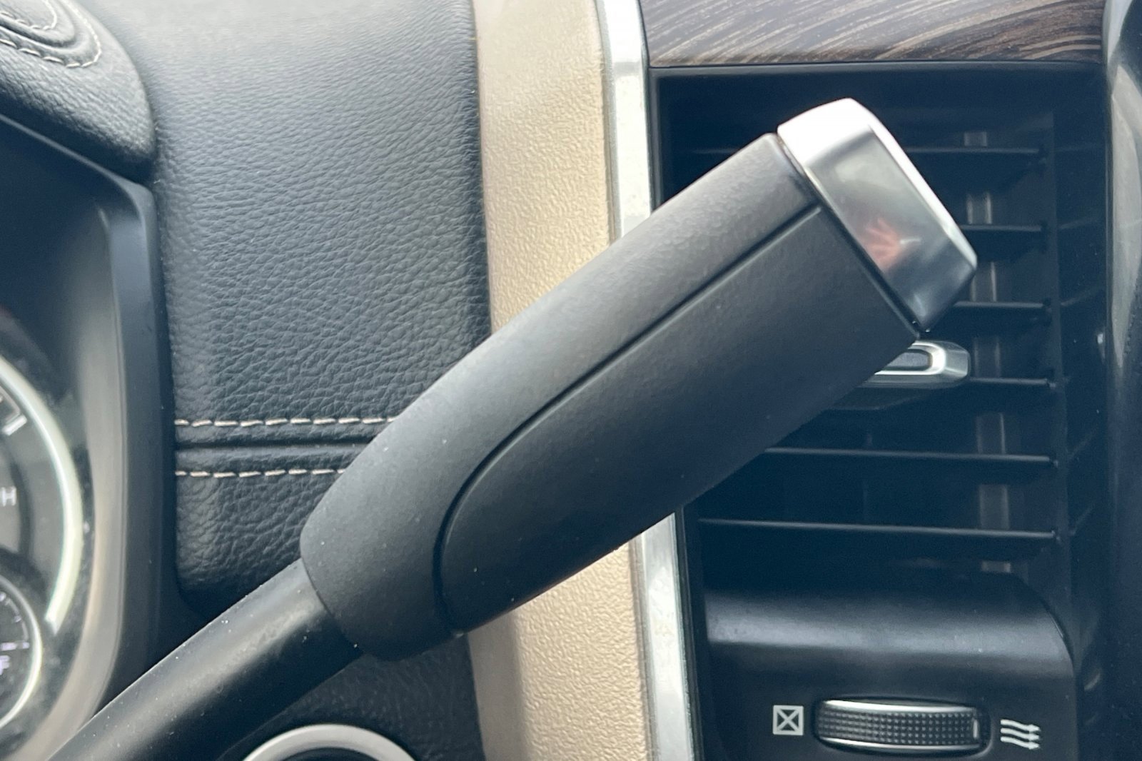 Used 2020 RAM 3500 Laramie image 23