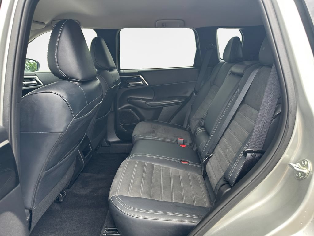 Used 2024 Mitsubishi Outlander SE AWD/4WD image 24