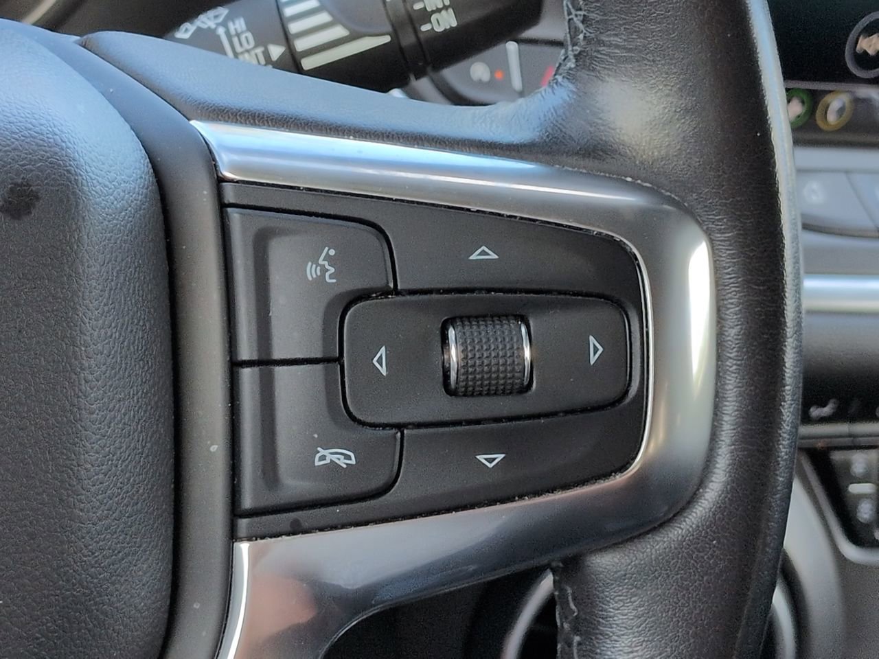 Used 2020 Chevrolet Blazer LT FWD image 24