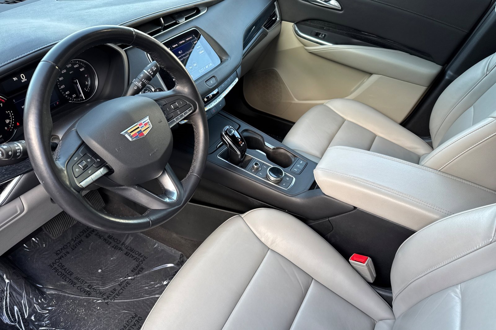 Used 2023 Cadillac XT4 Premium Luxury image 10