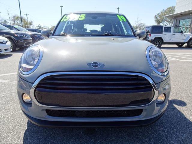 Used 2019 MINI Cooper 4-Door Hardtop w/ Signature Upholstery Package image 9