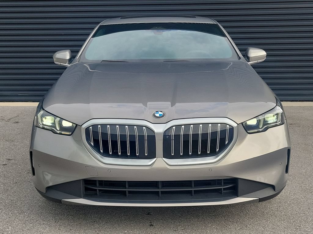 Used 2024 BMW 530i xDrive w/ Premium Package AWD/4WD image 10