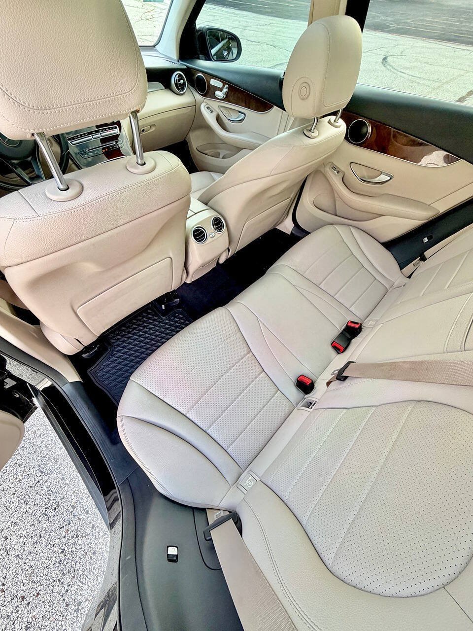 Used 2016 Mercedes-Benz GLC 300 4MATIC w/ Multimedia Package image 49