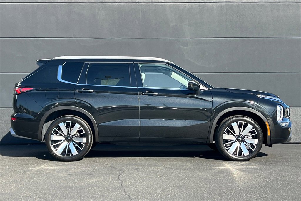 New 2026 Mitsubishi Outlander SEL image 4