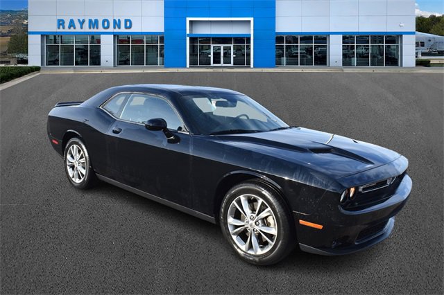 Used 2022 Dodge Challenger SXT w/ Driver Convenience Group
