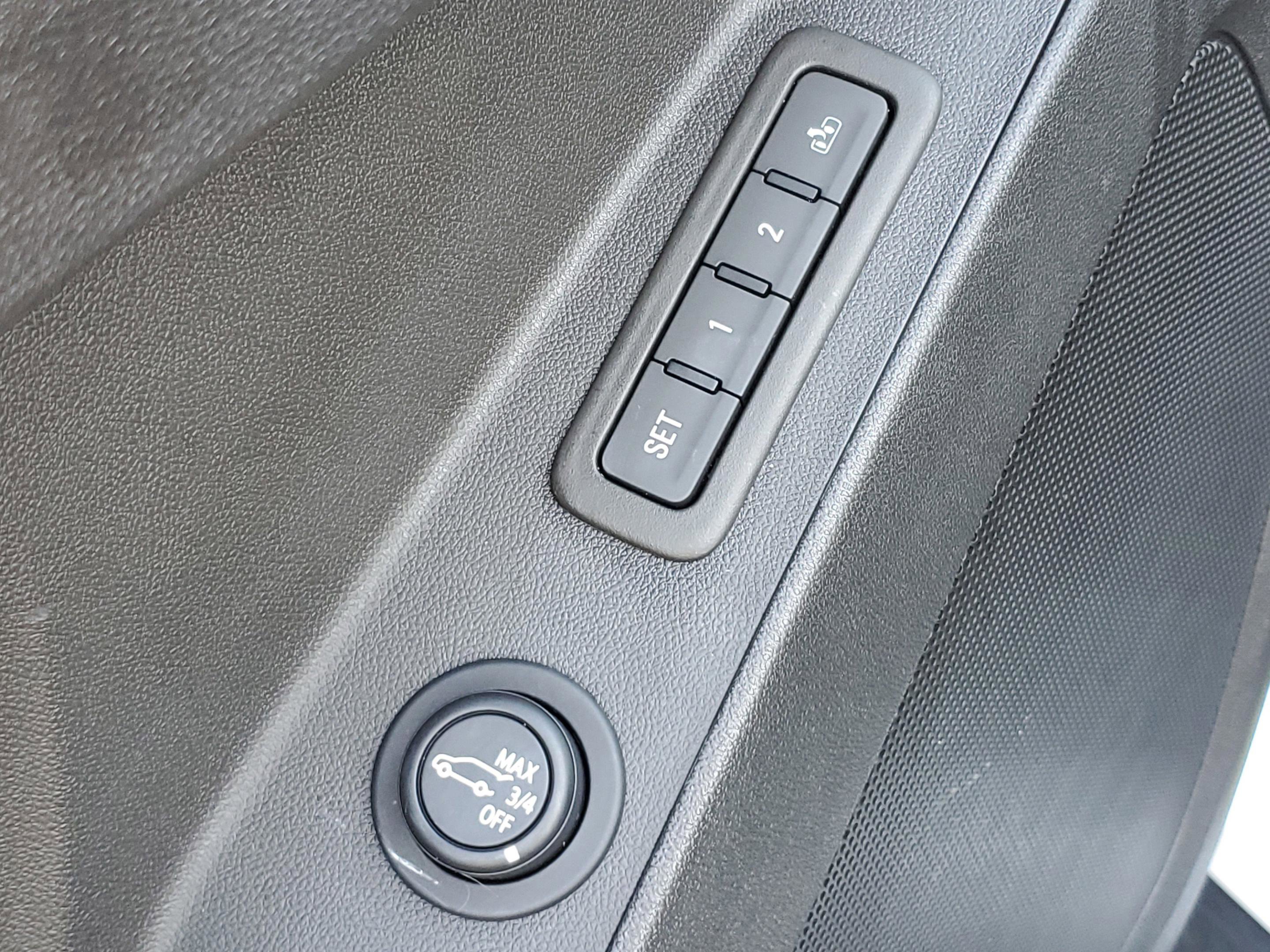 Used 2024 Chevrolet Equinox Premier AWD/4WD image 20