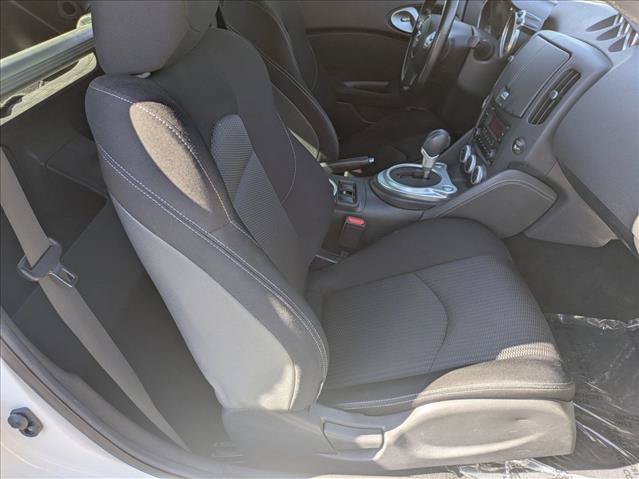 Used 2020 Nissan 370Z Coupe RWD image 16