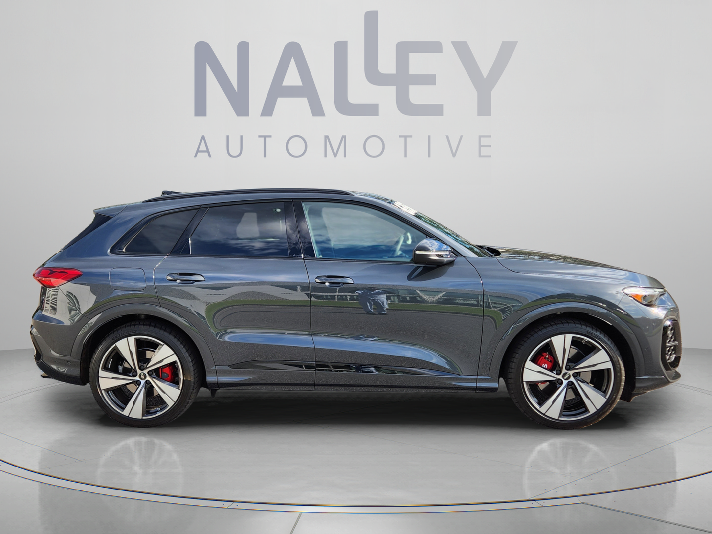Used 2025 Audi SQ5 Prestige AWD/4WD image 6