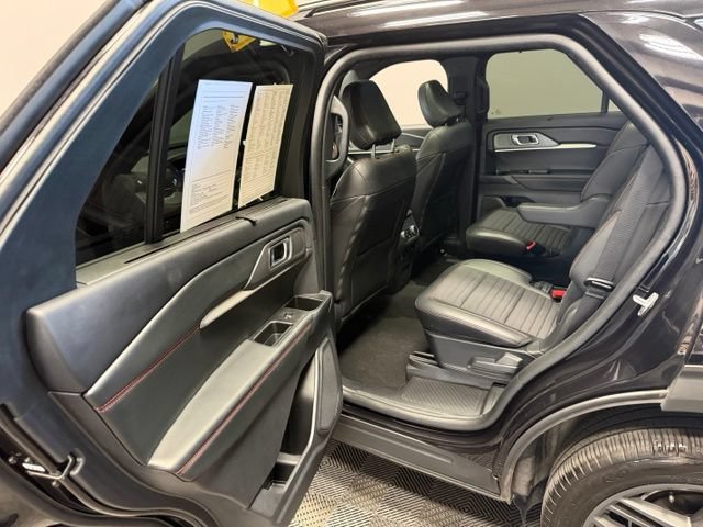 Used 2025 Ford Explorer ST-Line w/ Premium Package AWD/4WD image 19