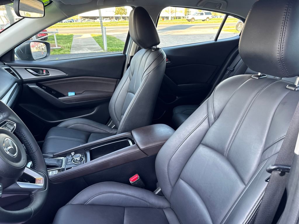 Used 2018 MAZDA MAZDA3 Touring image 9