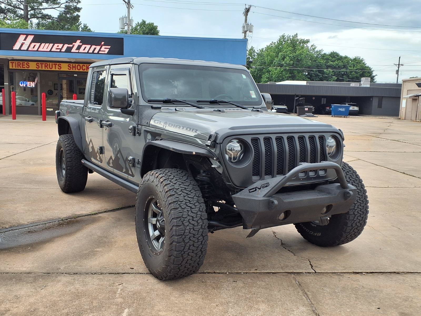 Used 2020 Jeep Gladiator Sport w/ Cold Weather Group AWD/4WD image 10