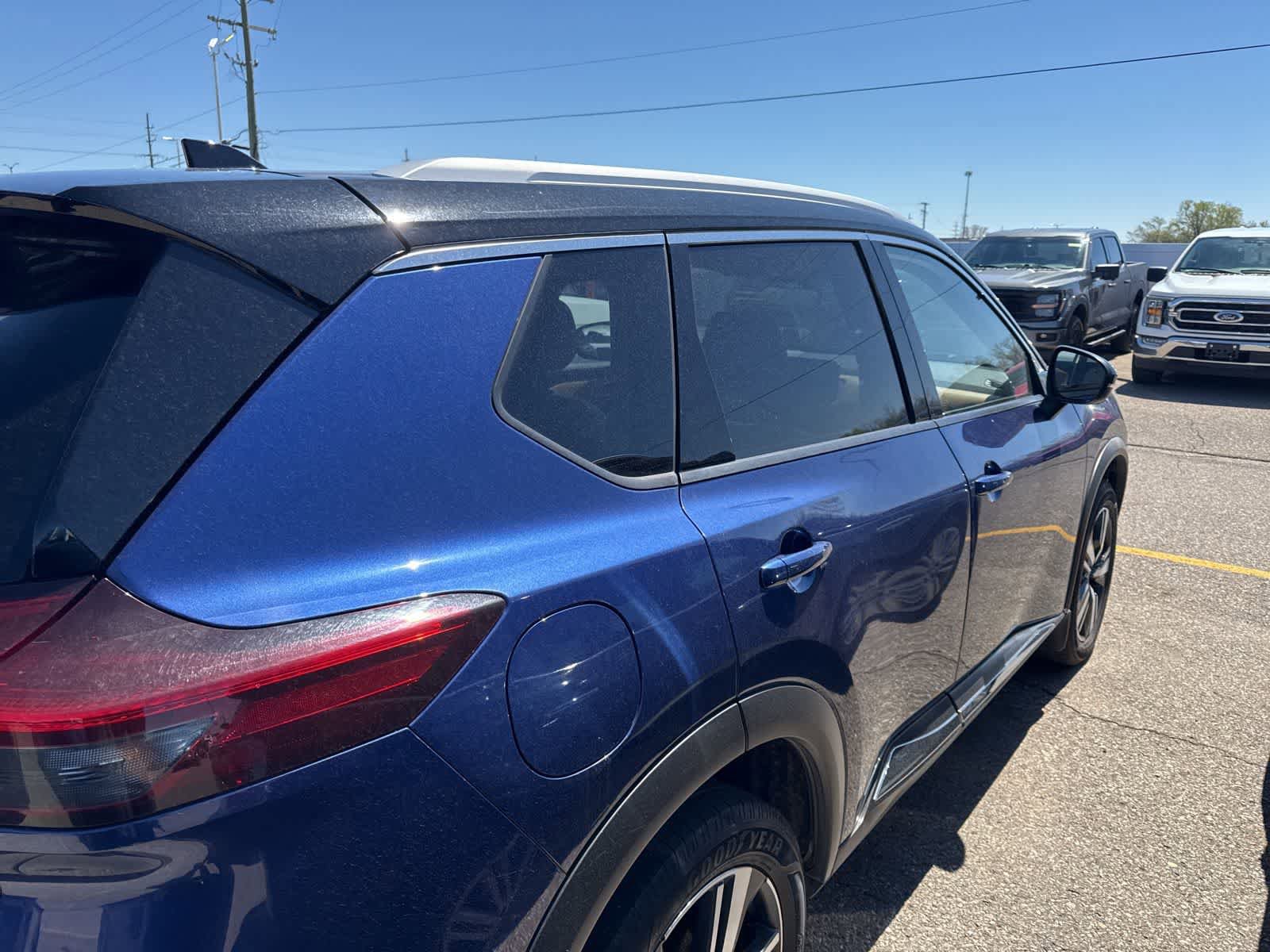 Used 2022 Nissan Rogue Platinum w/ Head-Up Display Package image 22