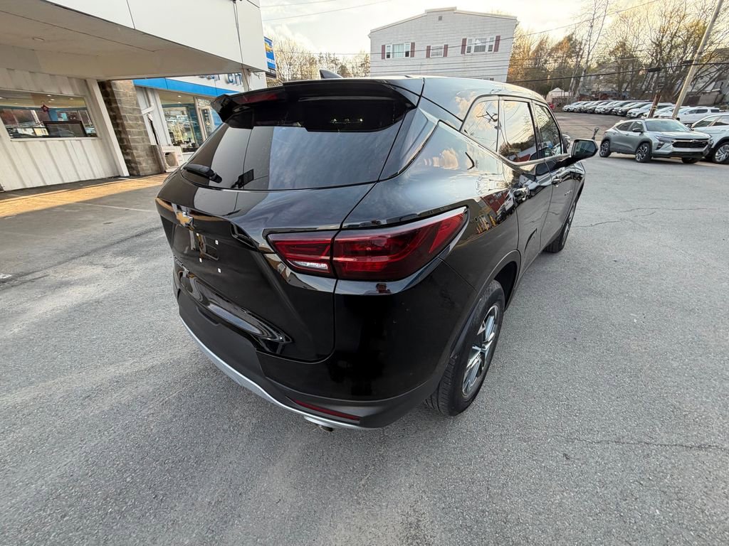 Used 2025 Chevrolet Blazer LT AWD/4WD image 5