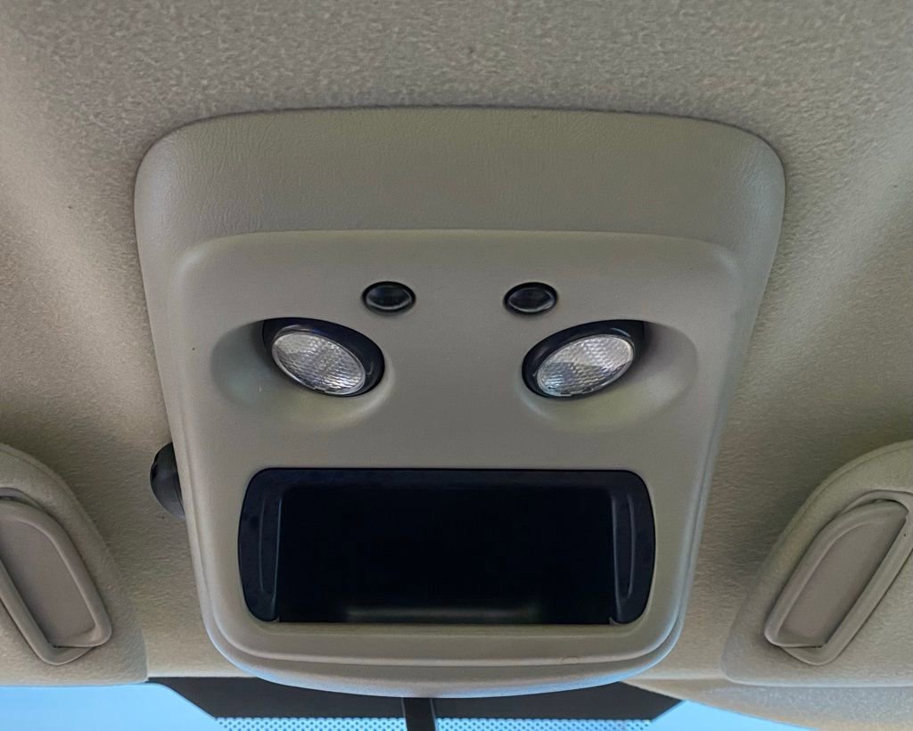 Used 2004 Chevrolet Silverado 3500 LT image 30