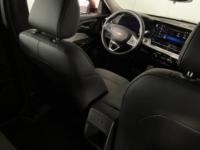 Used 2024 Chevrolet Trax LT w/ Driver Confidence Package FWD image 34