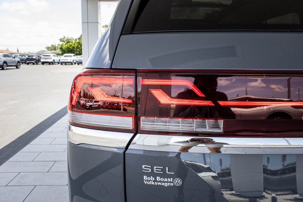 New 2025 Volkswagen Atlas SEL Premium R-Line image 14