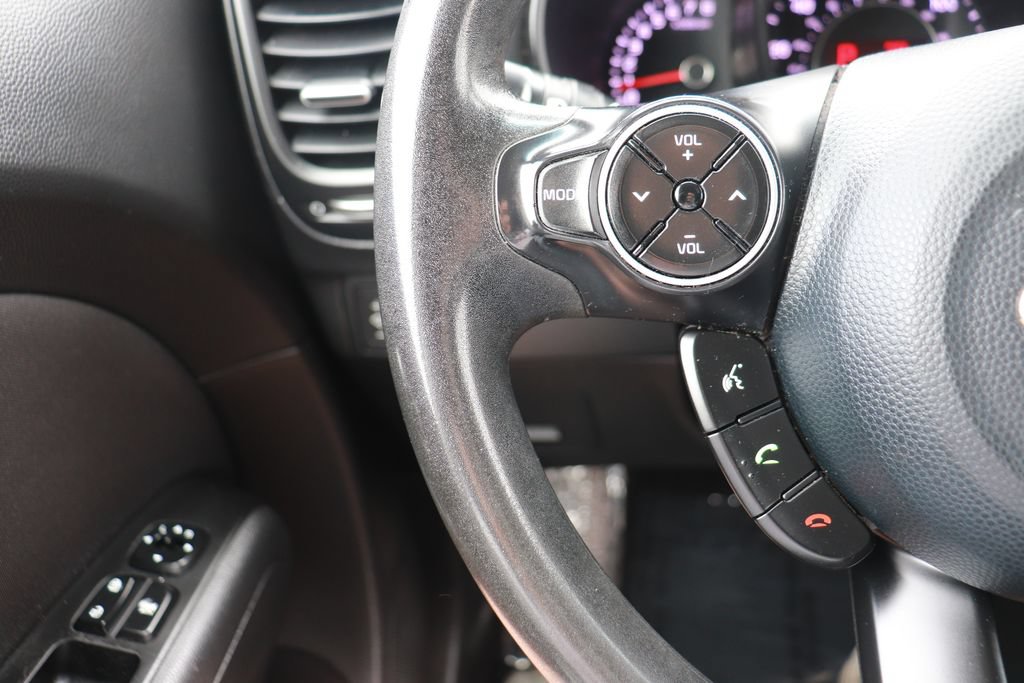 Used 2018 Kia Soul FWD image 18