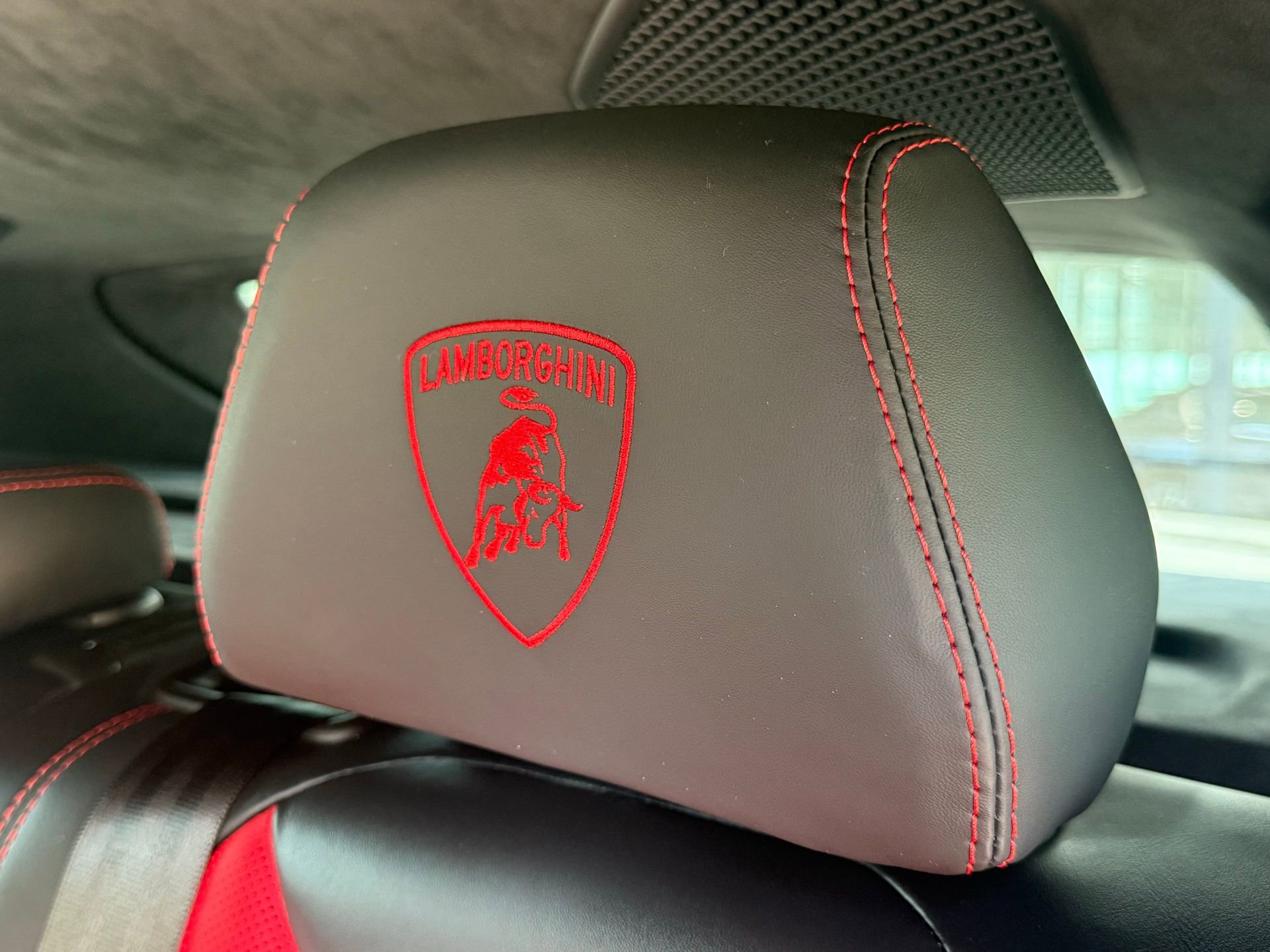 Used 2021 Lamborghini Urus AWD/4WD image 43