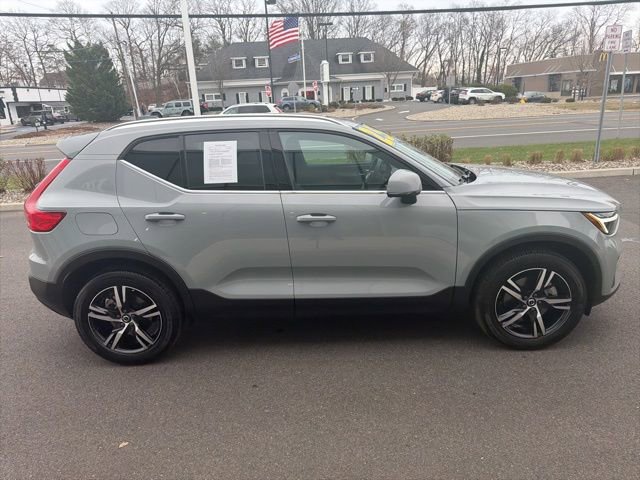 Certified 2025 Volvo XC40 B5 Core image 6