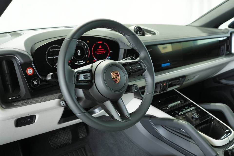New 2026 Porsche Cayenne Coupe image 4