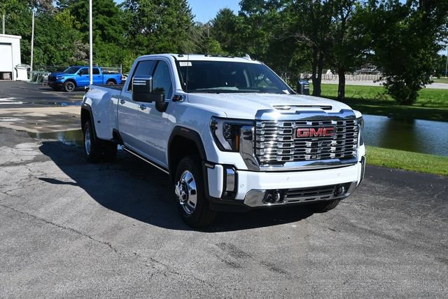 New 2026 GMC Sierra 3500 Denali w/ Denali Reserve Package AWD/4WD image 7