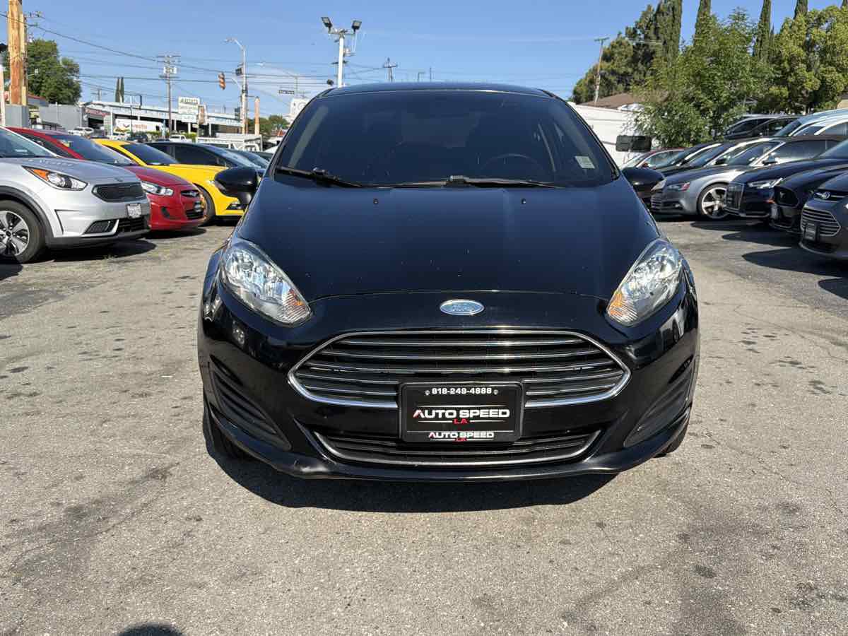 Used 2016 Ford Fiesta SE FWD image 2