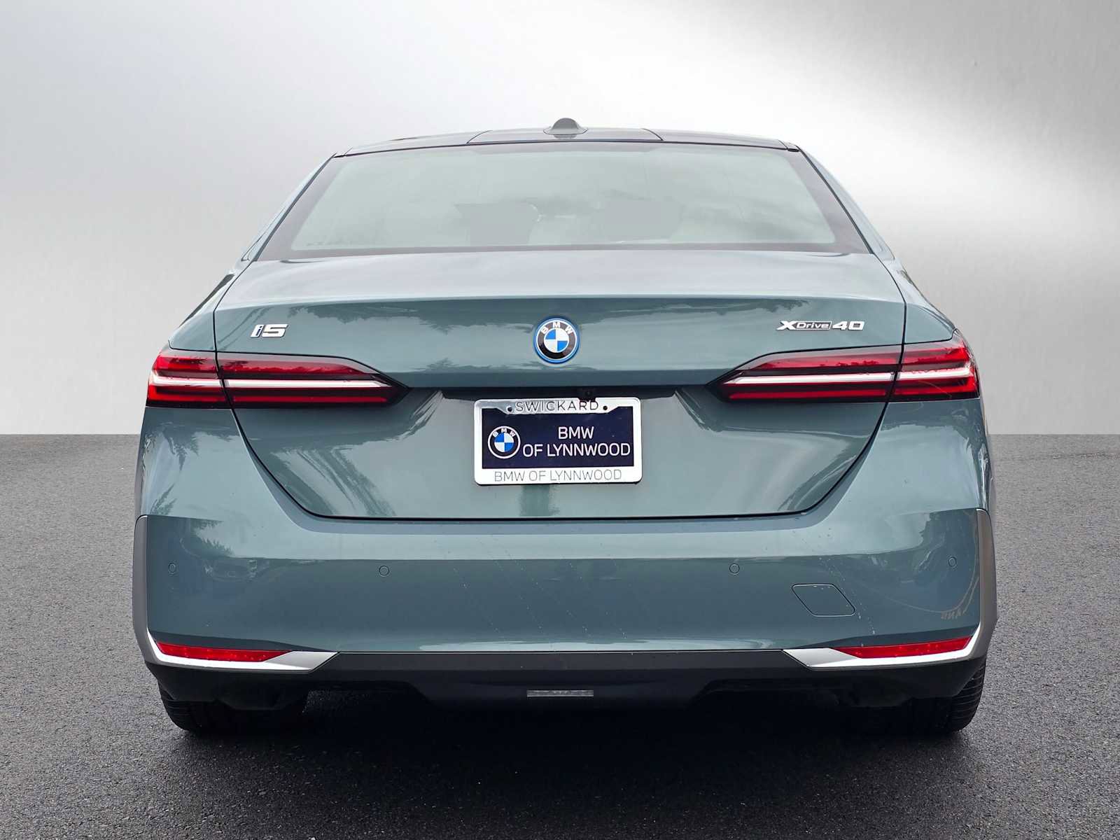 Used 2026 BMW i5 eDrive40 AWD/4WD image 4