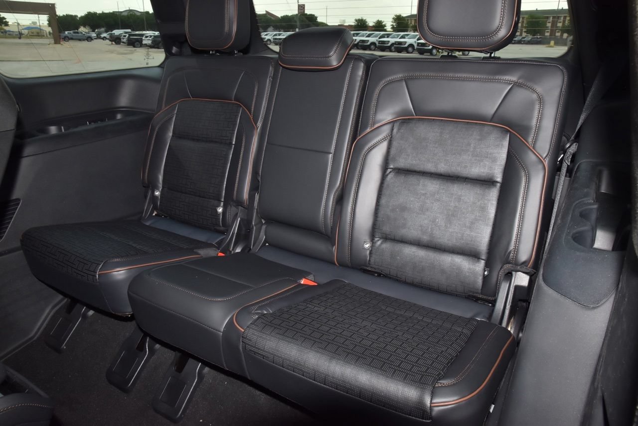 New 2027 Lincoln Navigator Black Label AWD/4WD image 15