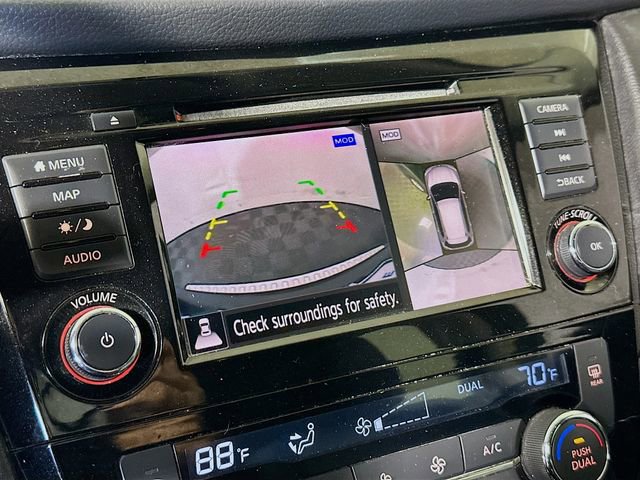 Used 2018 Nissan Rogue SV w/ Premium Package image 17