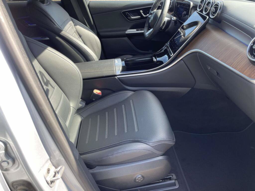 Used 2024 Mercedes-Benz GLC 300 4MATIC image 20
