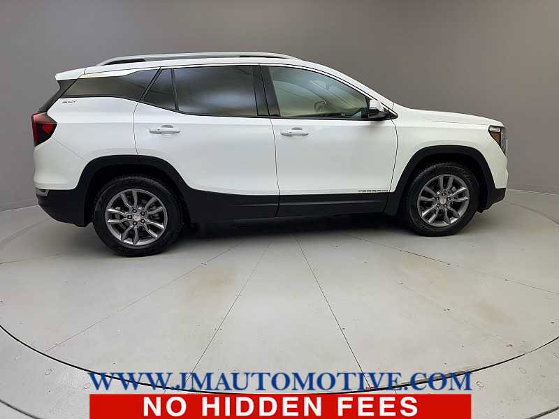 Used 2024 GMC Terrain SLT AWD/4WD image 6