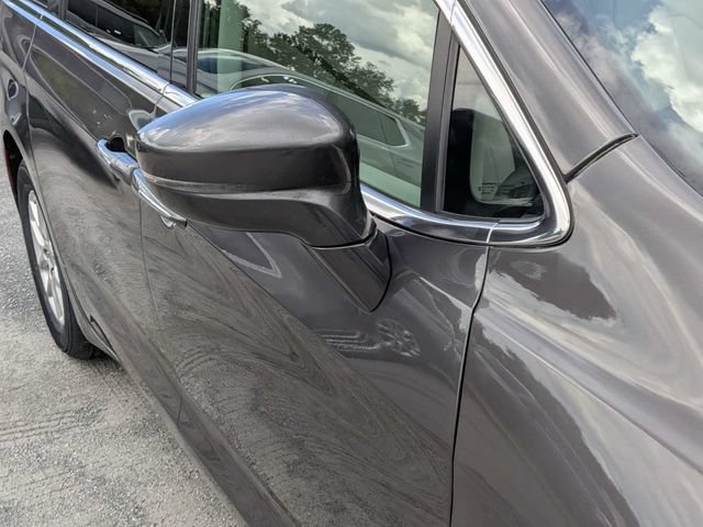 Used 2021 Chrysler Pacifica Touring-L FWD image 10