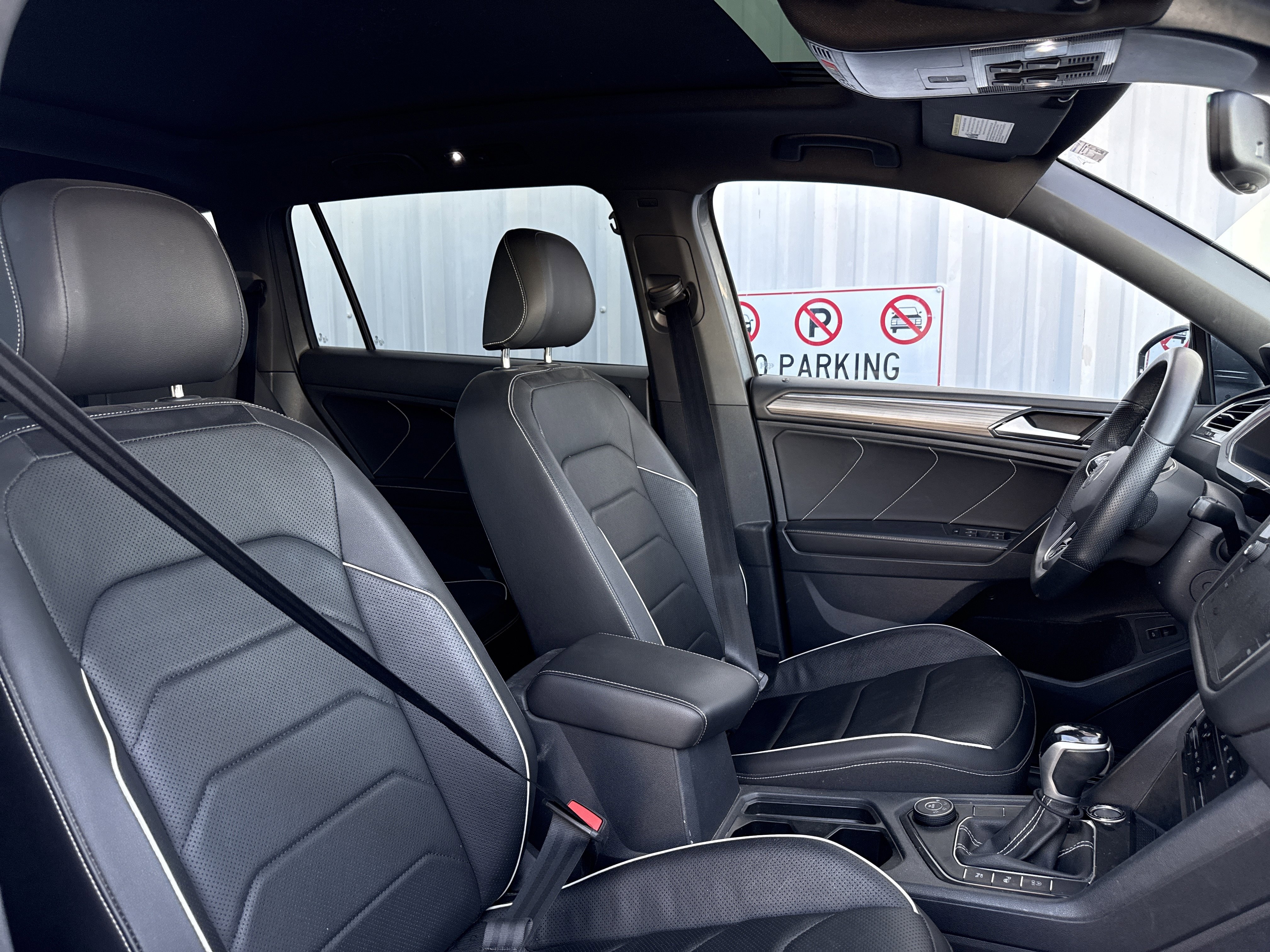 Used 2022 Volkswagen Tiguan SEL R-Line image 33