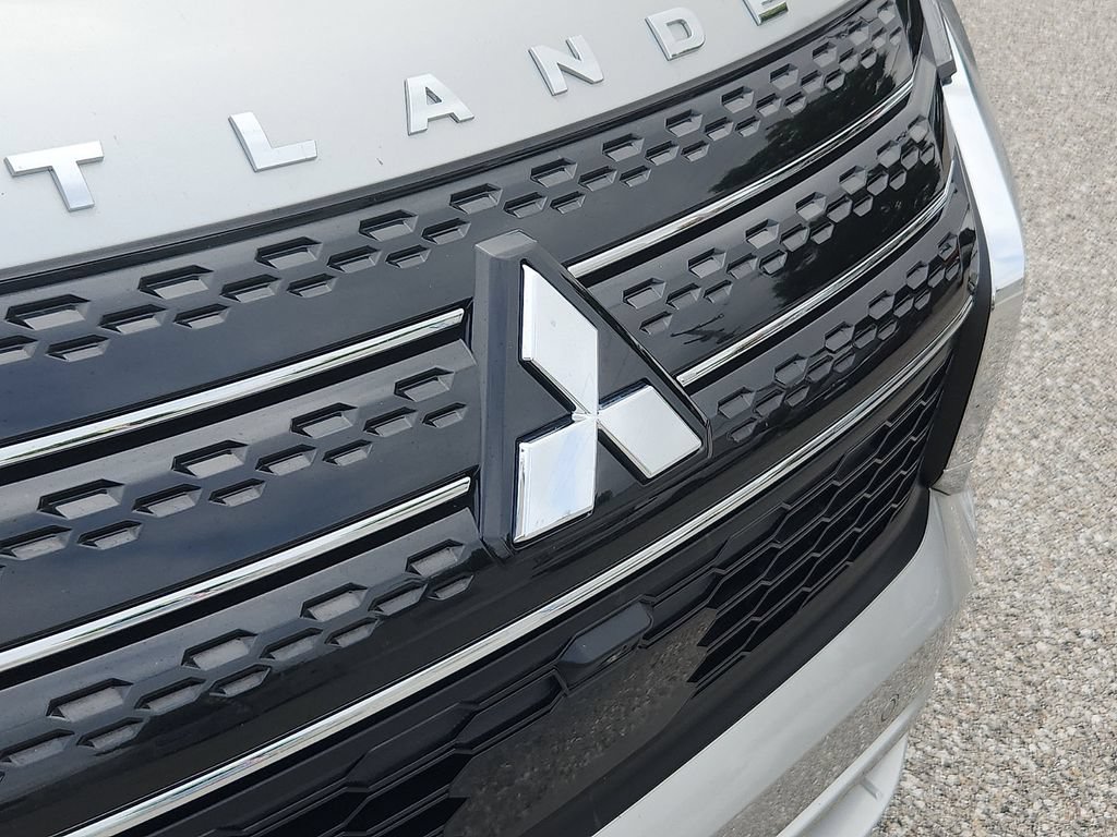 Used 2024 Mitsubishi Outlander AWD image 4