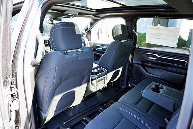 New 2026 RAM 1500 4x4 Crew Cab image 24